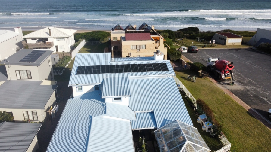 4 Bedroom Property for Sale in Outeniqua Strand Western Cape